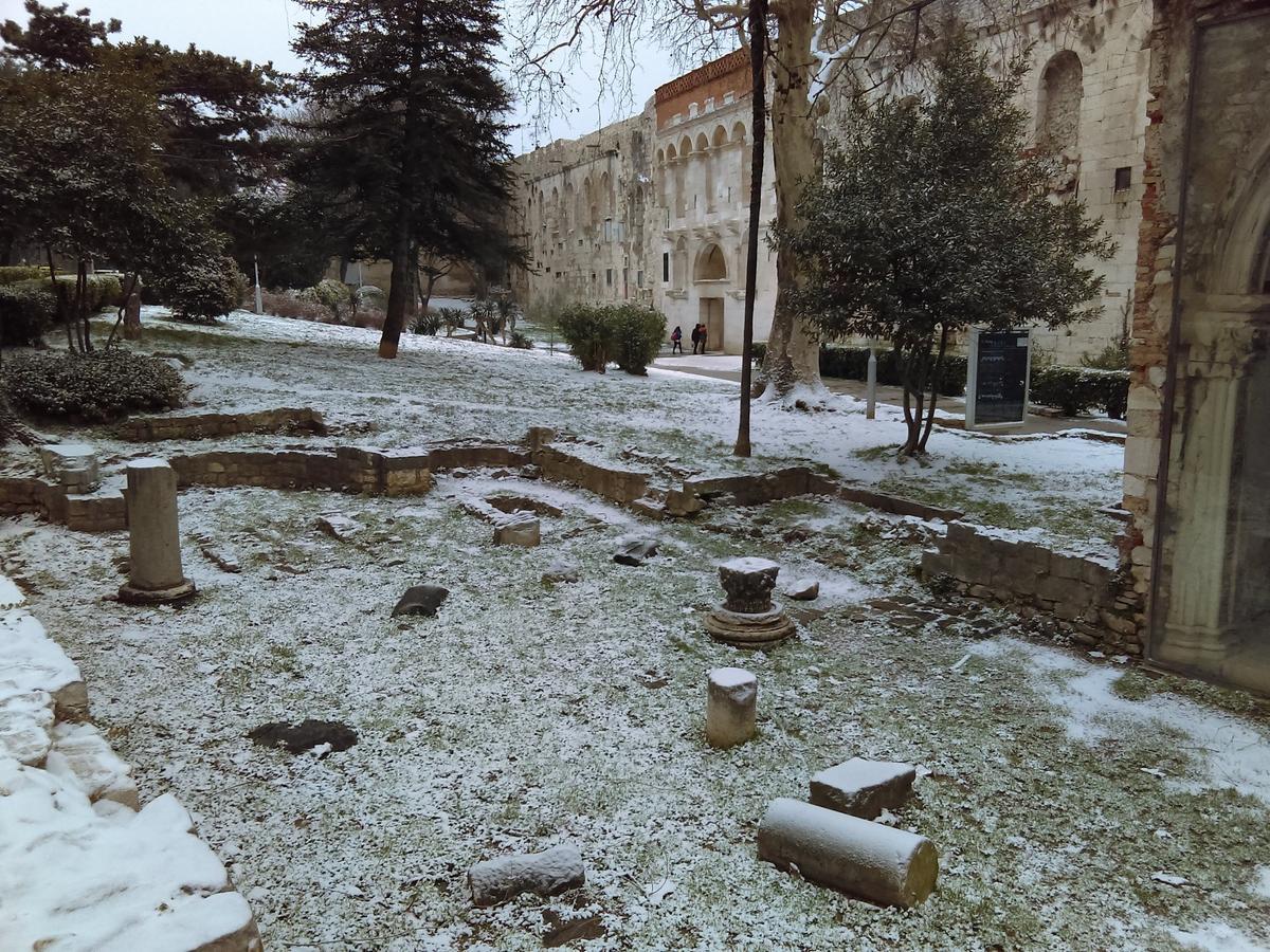 Porta Aurea Apartment Split Exterior photo